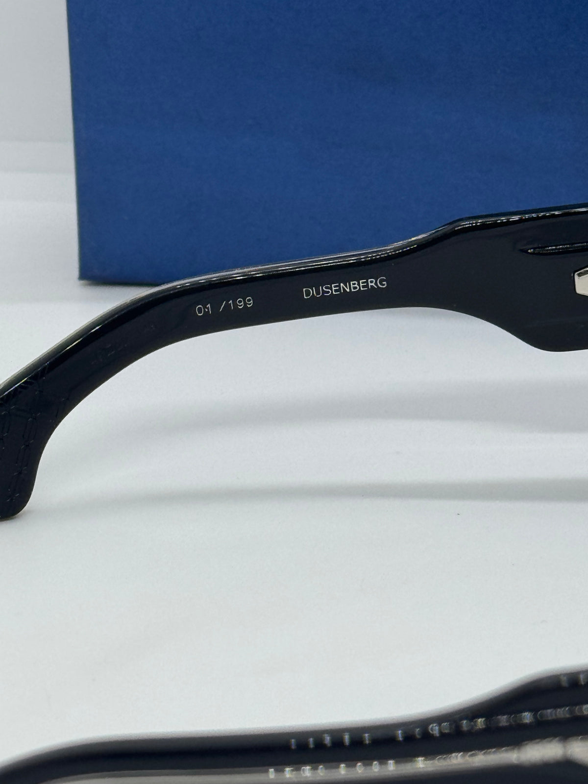 T Henri Dusenberg Solid Black