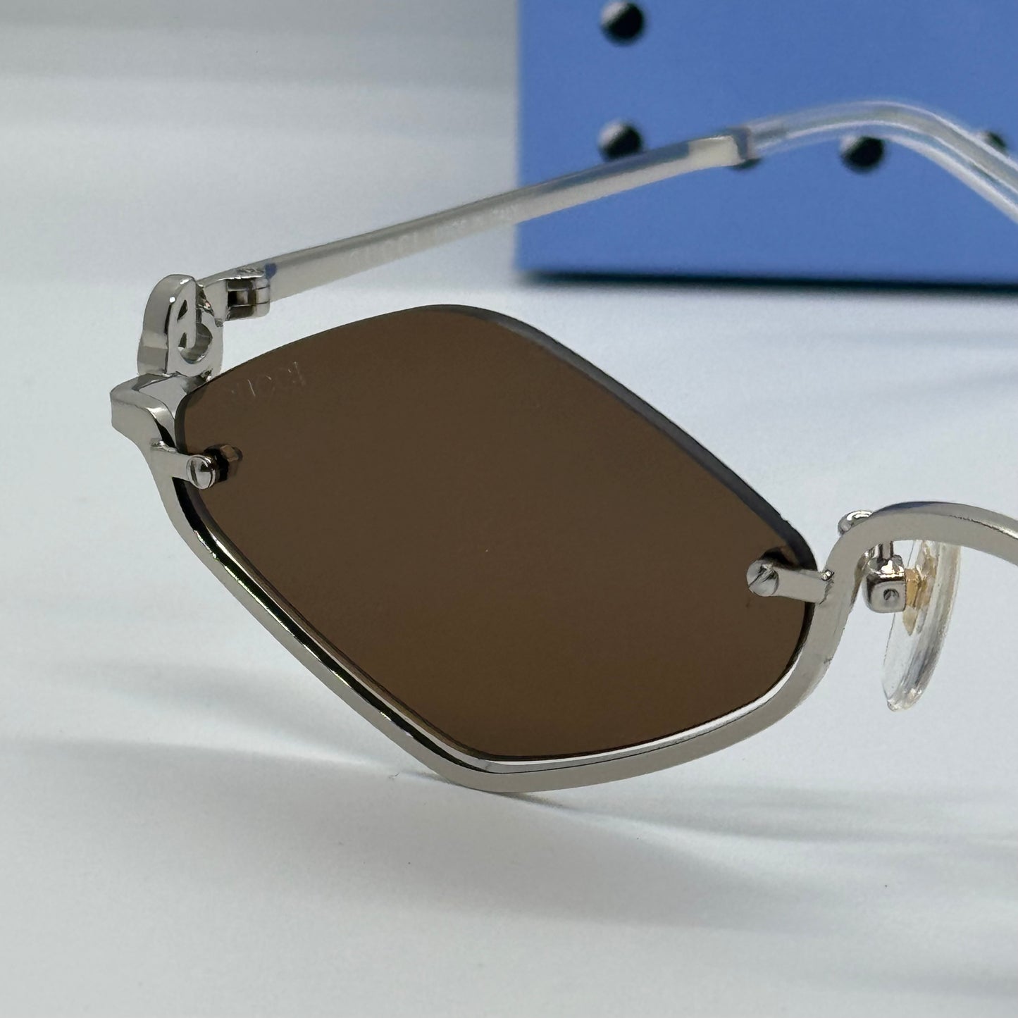 GG 1604S Geometric Brown