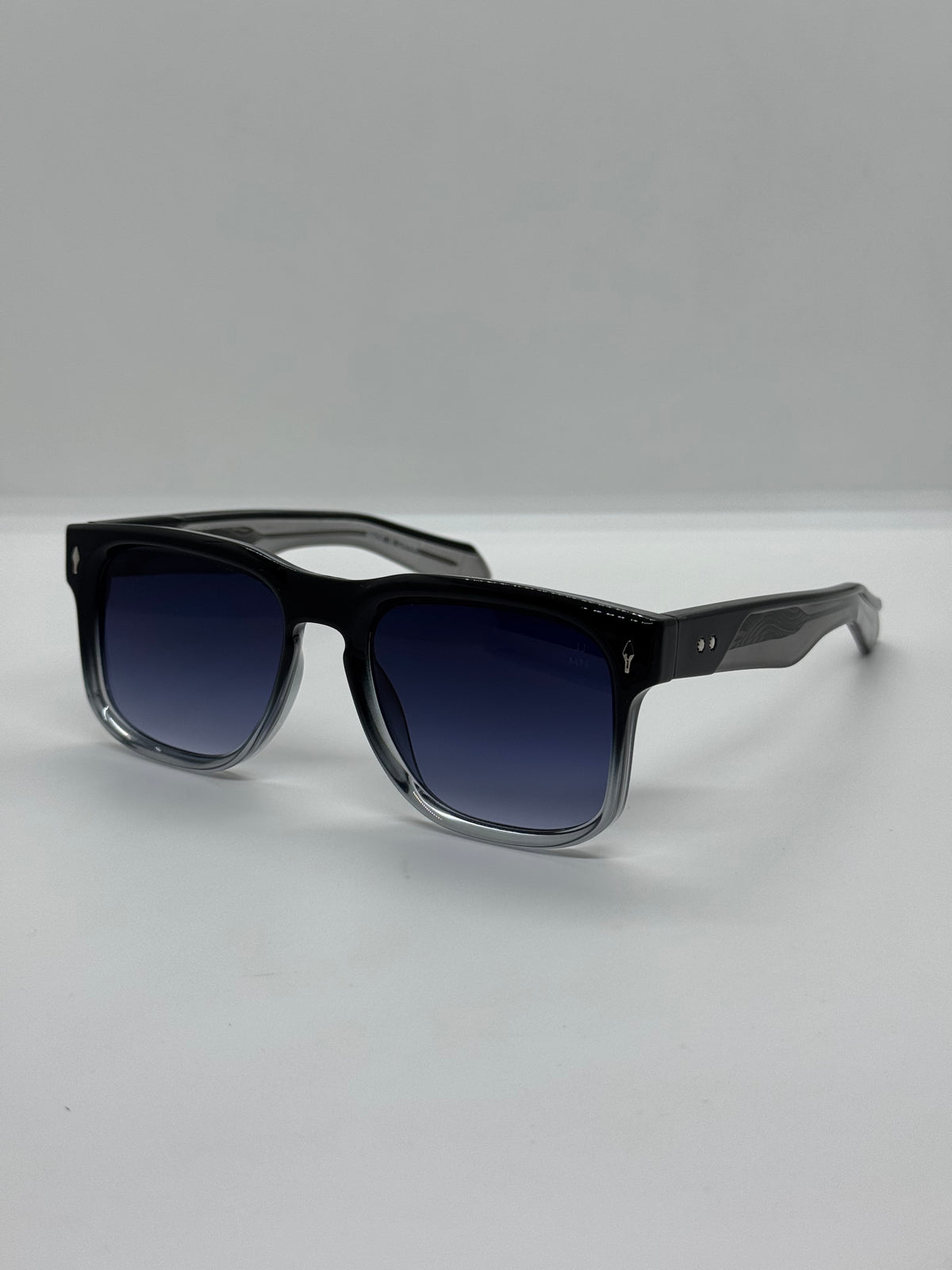JMM 10816 Shade