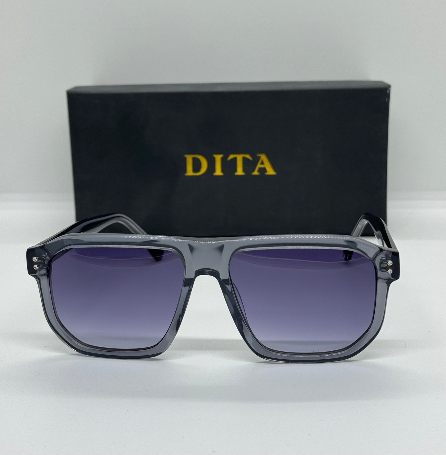 Dita Oak DT2085