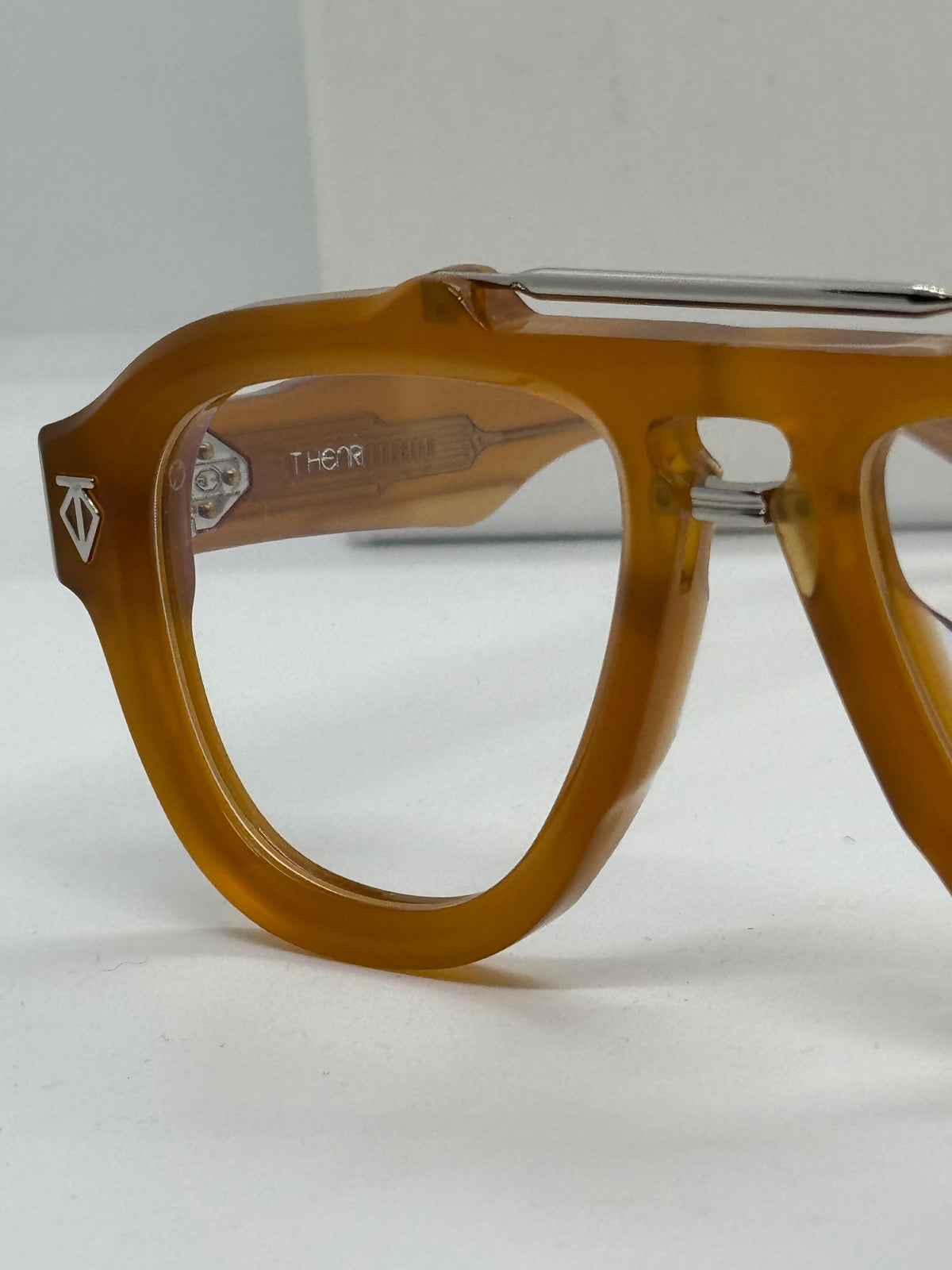 T Henri Dino Amber Honey Frame