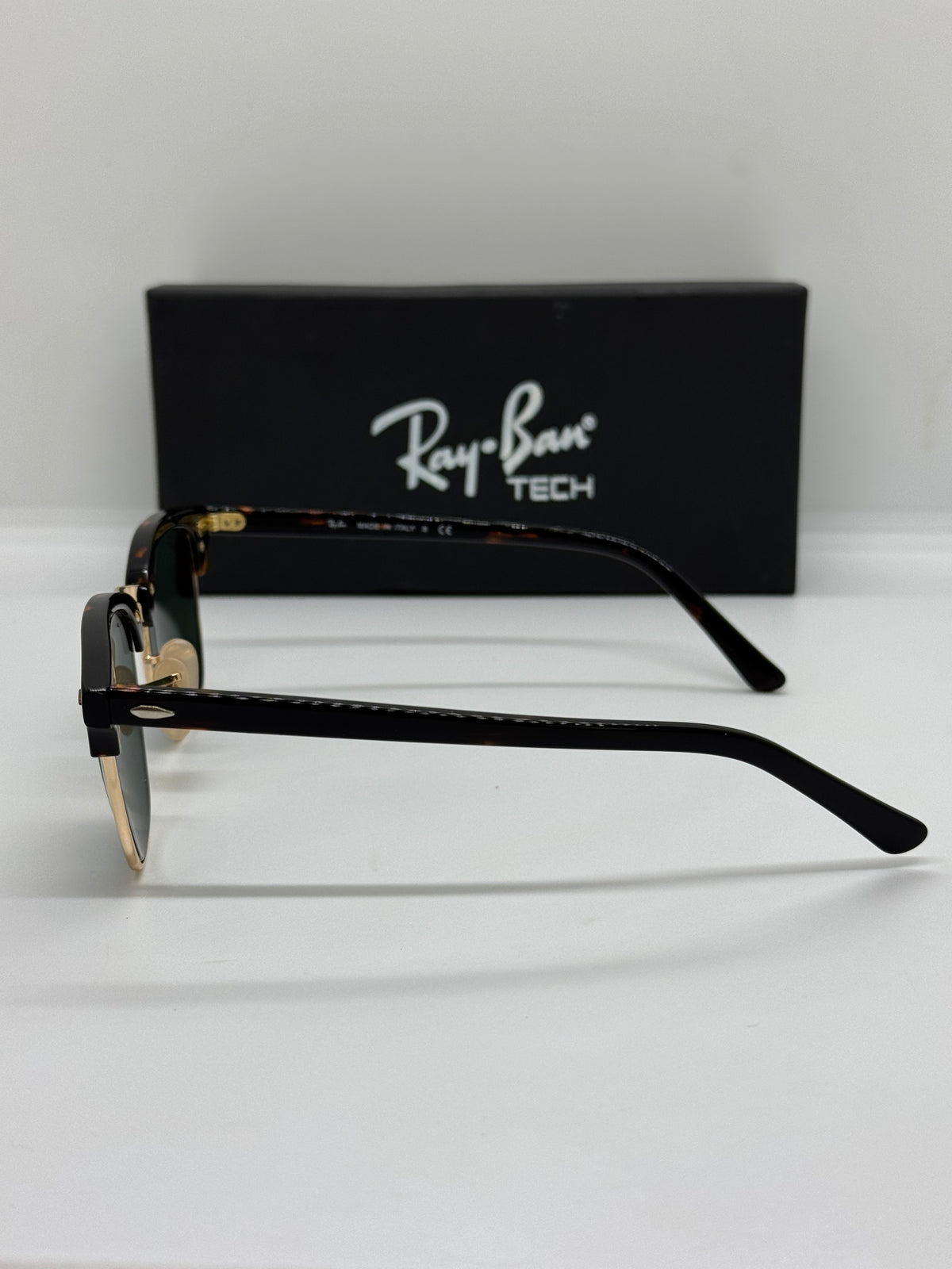 Ray-Ban Clubmaster RB 3016 Tortoise Shade