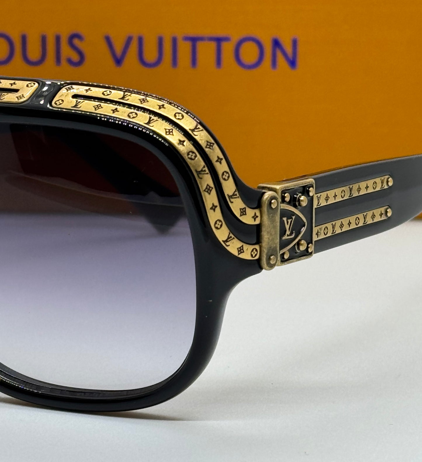 LouisVuitton 1.0 Millionares