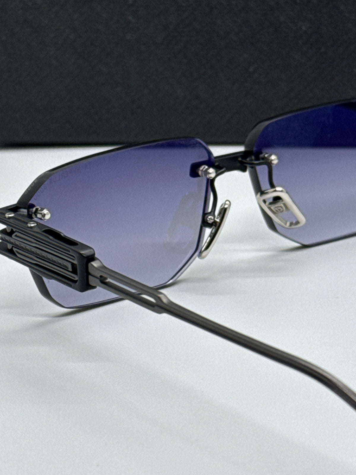 Dita Hyperlux-3000 DTX198 Black Gradient