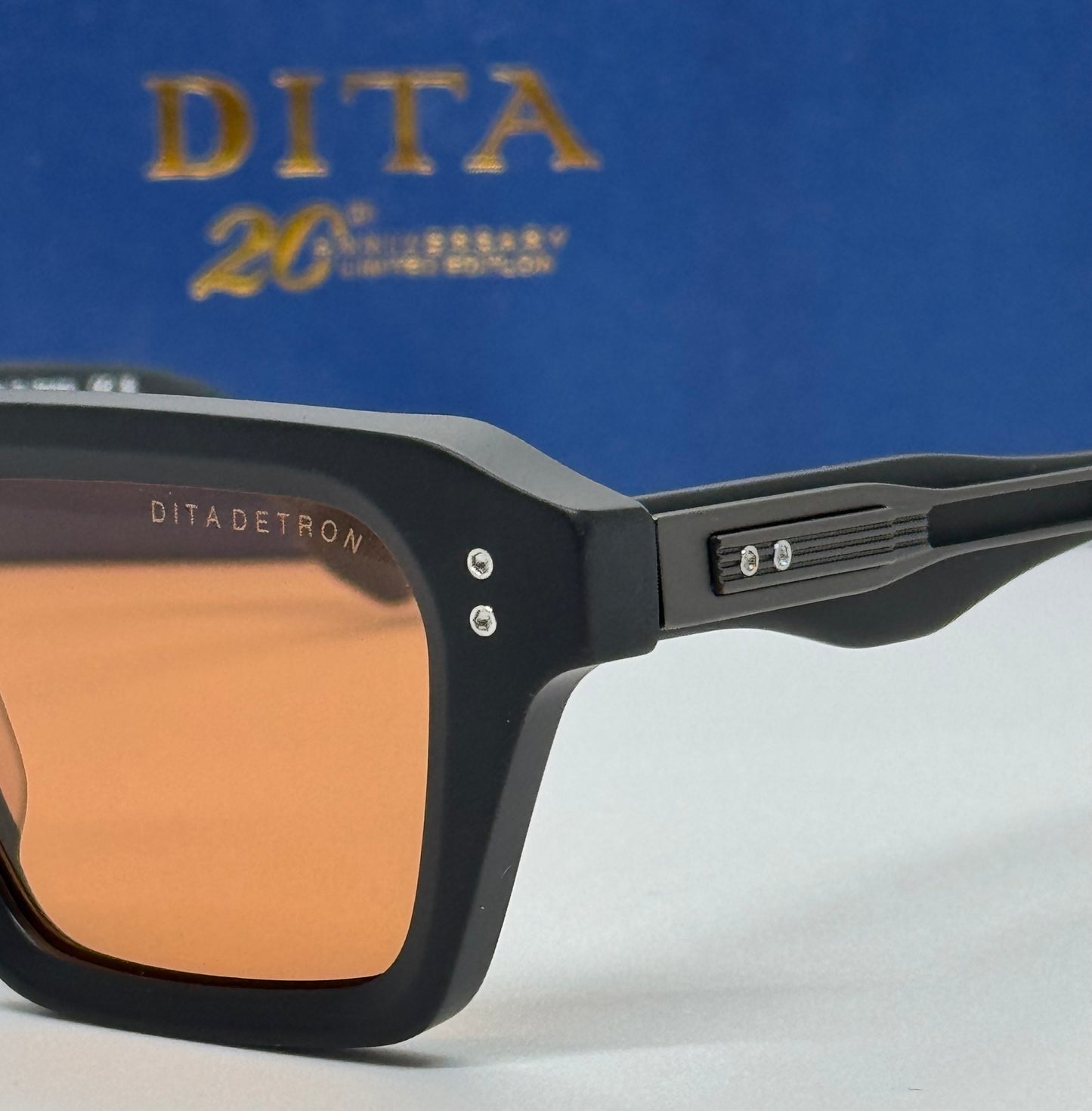 Dita Detron DTX459 Black x Amber