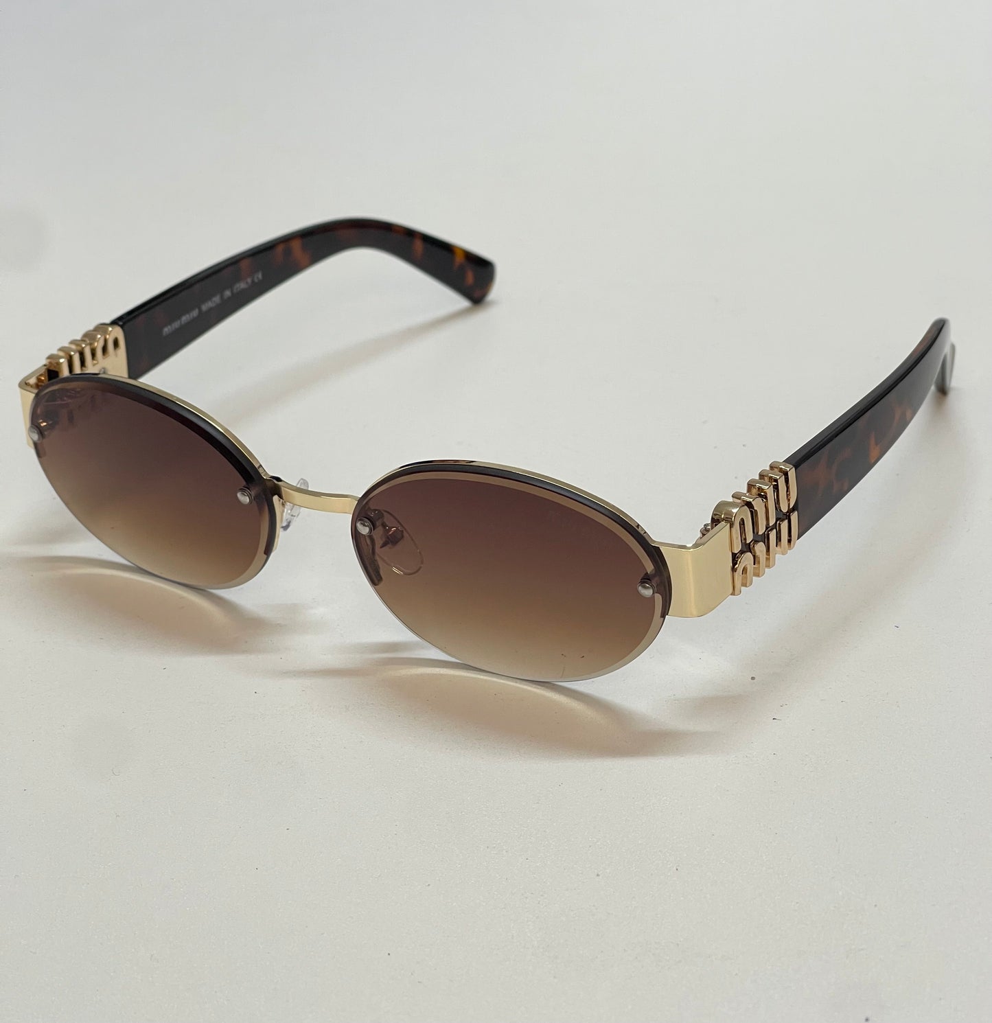 MM Oval Rimless
