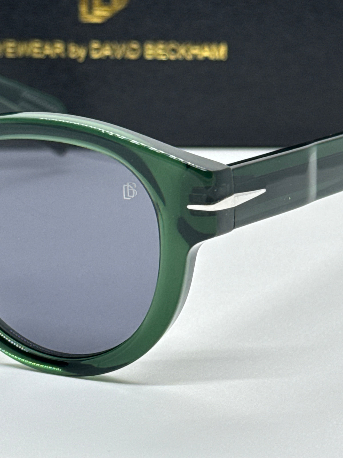 David Beckham DB7041/S Dark Green Round Shade