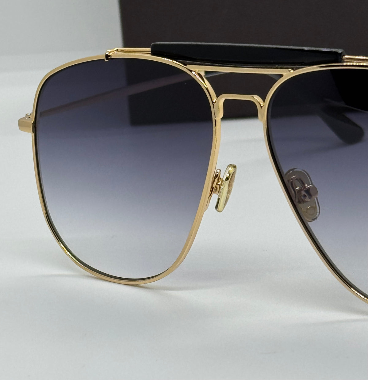 Tom Ford Connor-02 Gold x Gradient