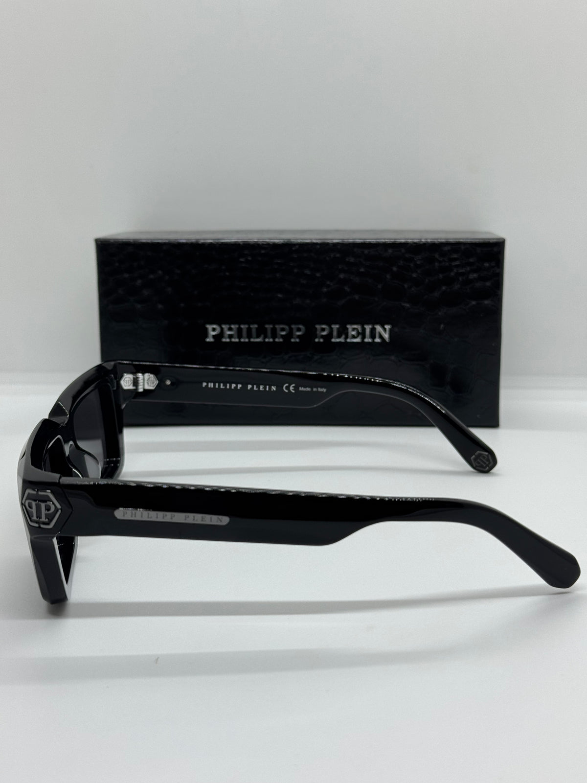 Philipp Dark Shapes SPP044M Black Shade