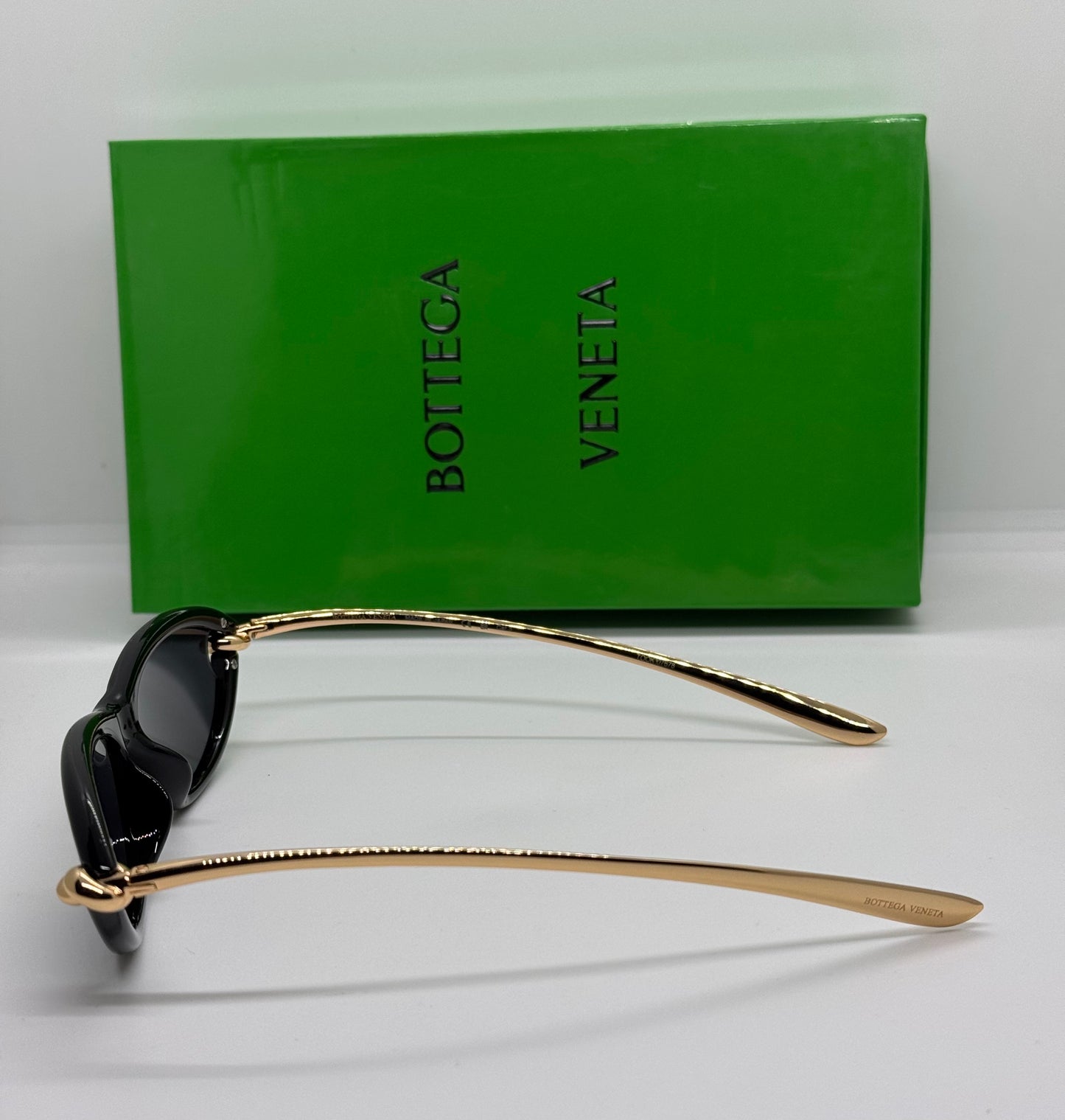Bottega Veneta BV1390S Knot Cateye Black