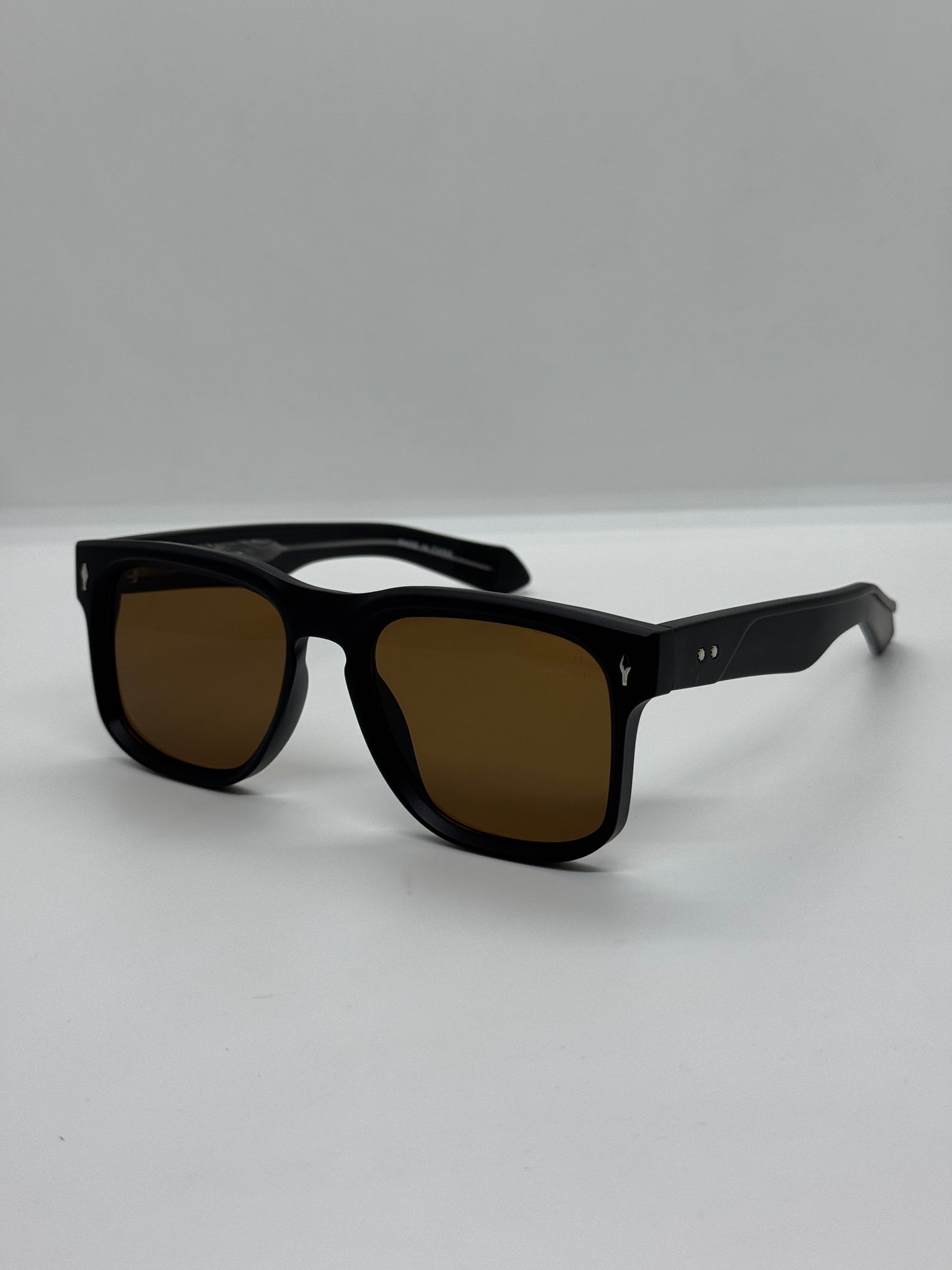 JMM 10816 Shade