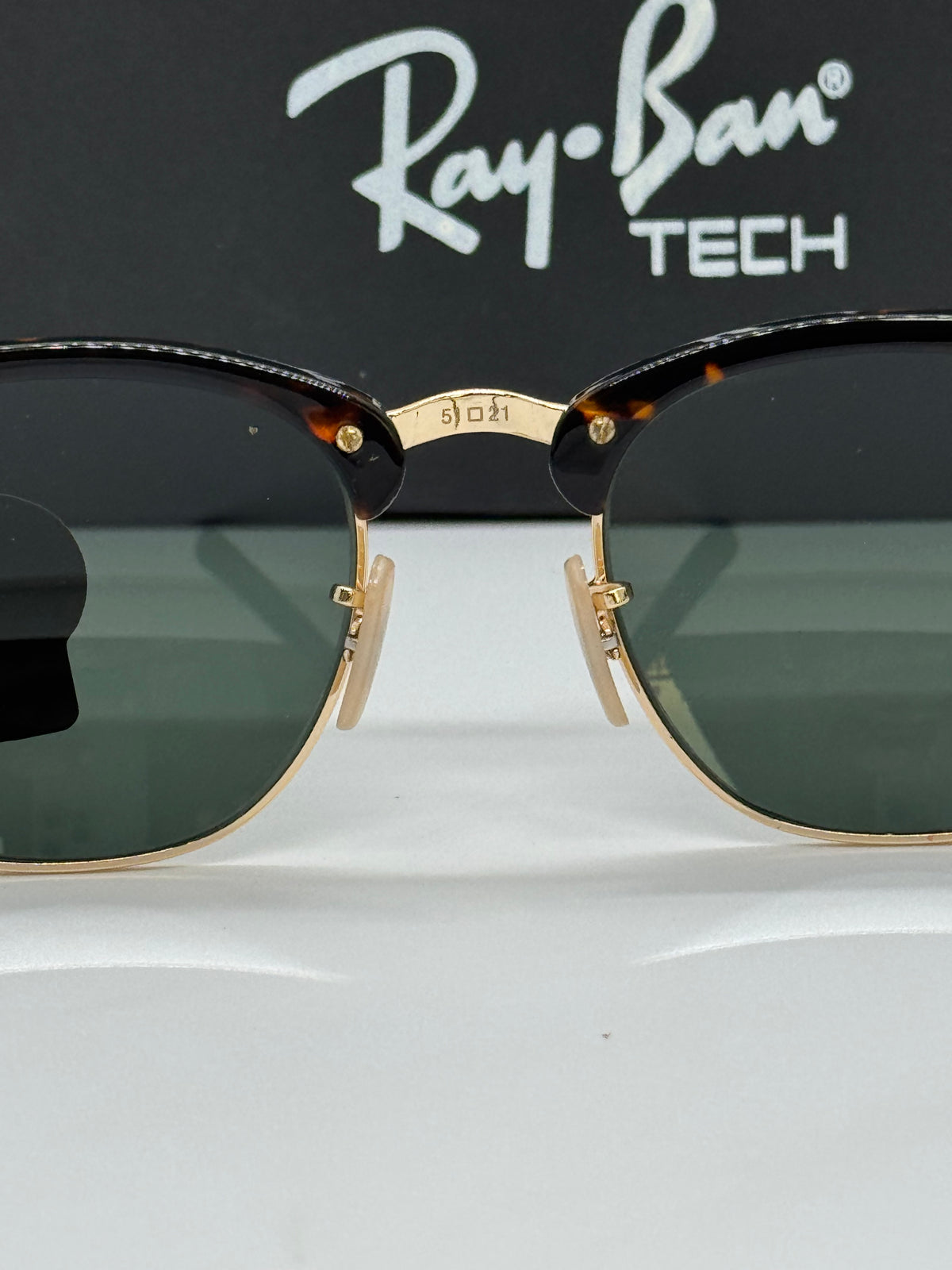 Ray-Ban Clubmaster RB 3016 Tortoise Shade