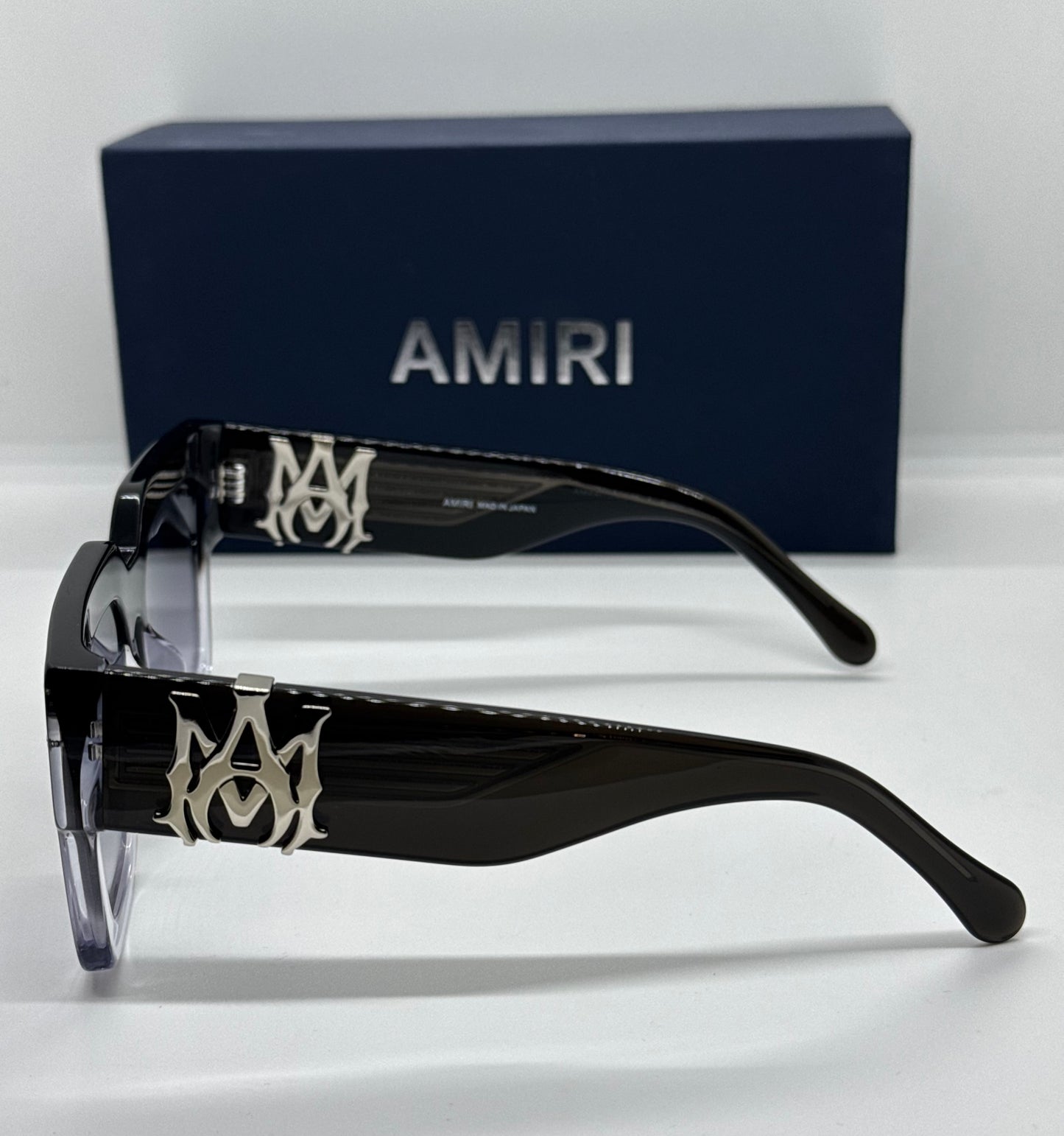 Amiri Jumbo MA Black Transparent