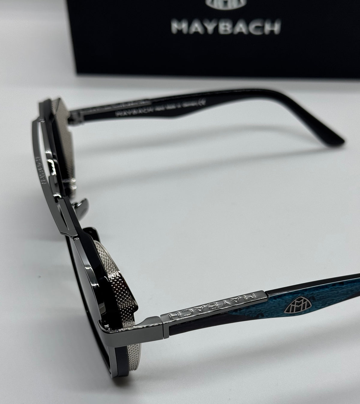Maybach The Sarte 1 Solid Black x Aquamarine