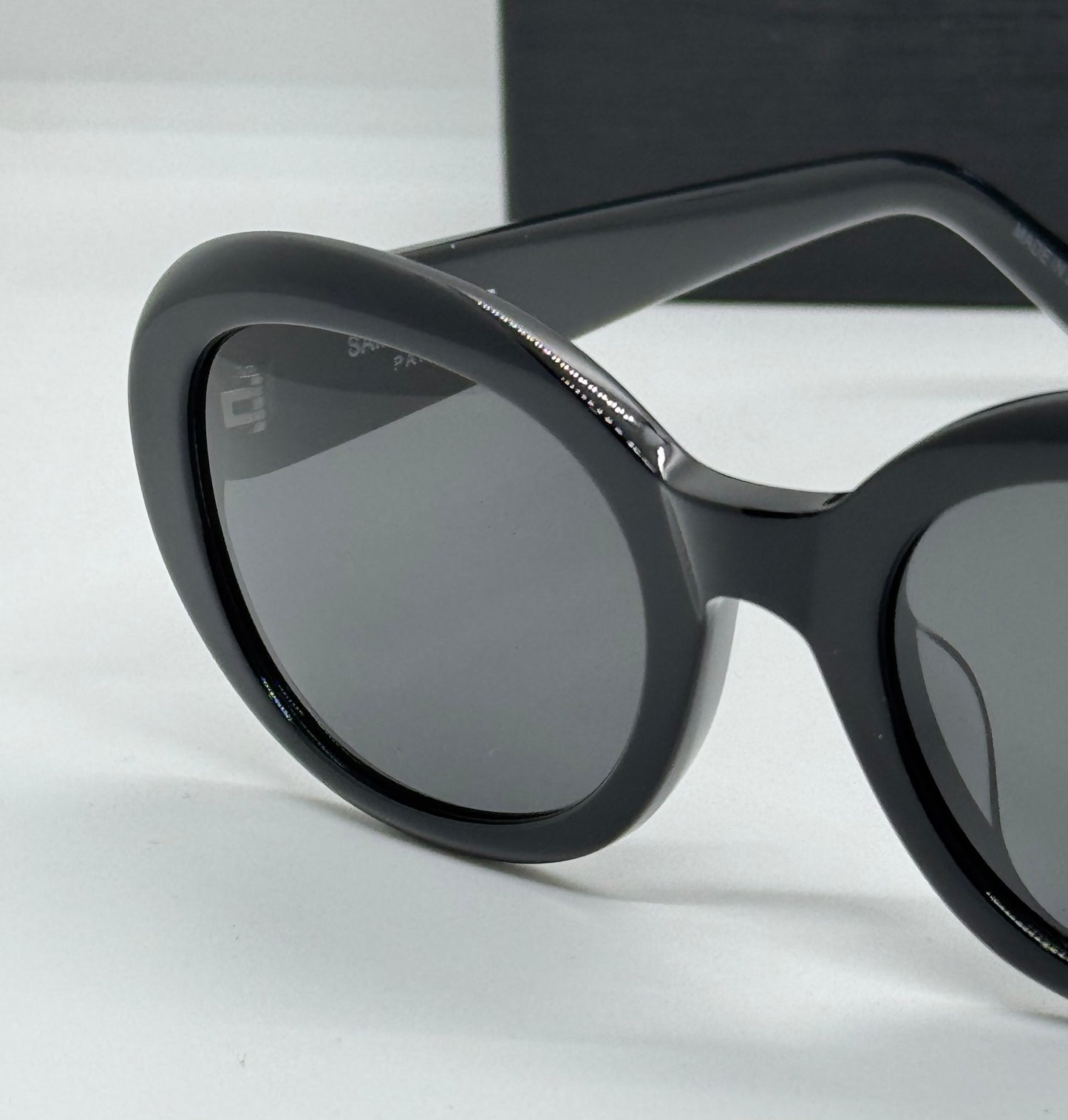 Saint Laurent SL 812F Black