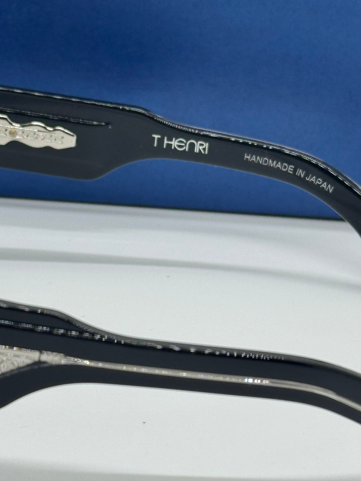 T Henri Dusenberg Gradient Black