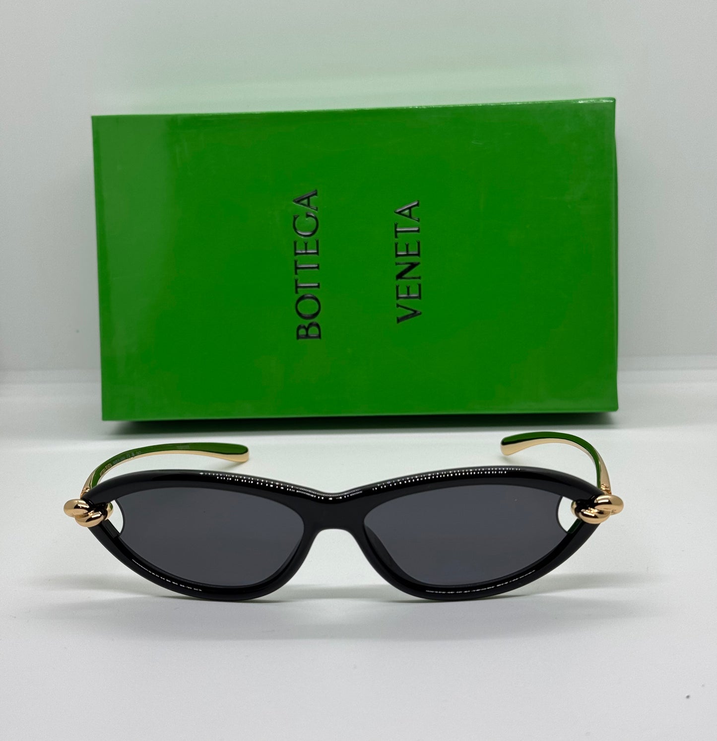 Bottega Veneta BV1390S Knot Cateye Black