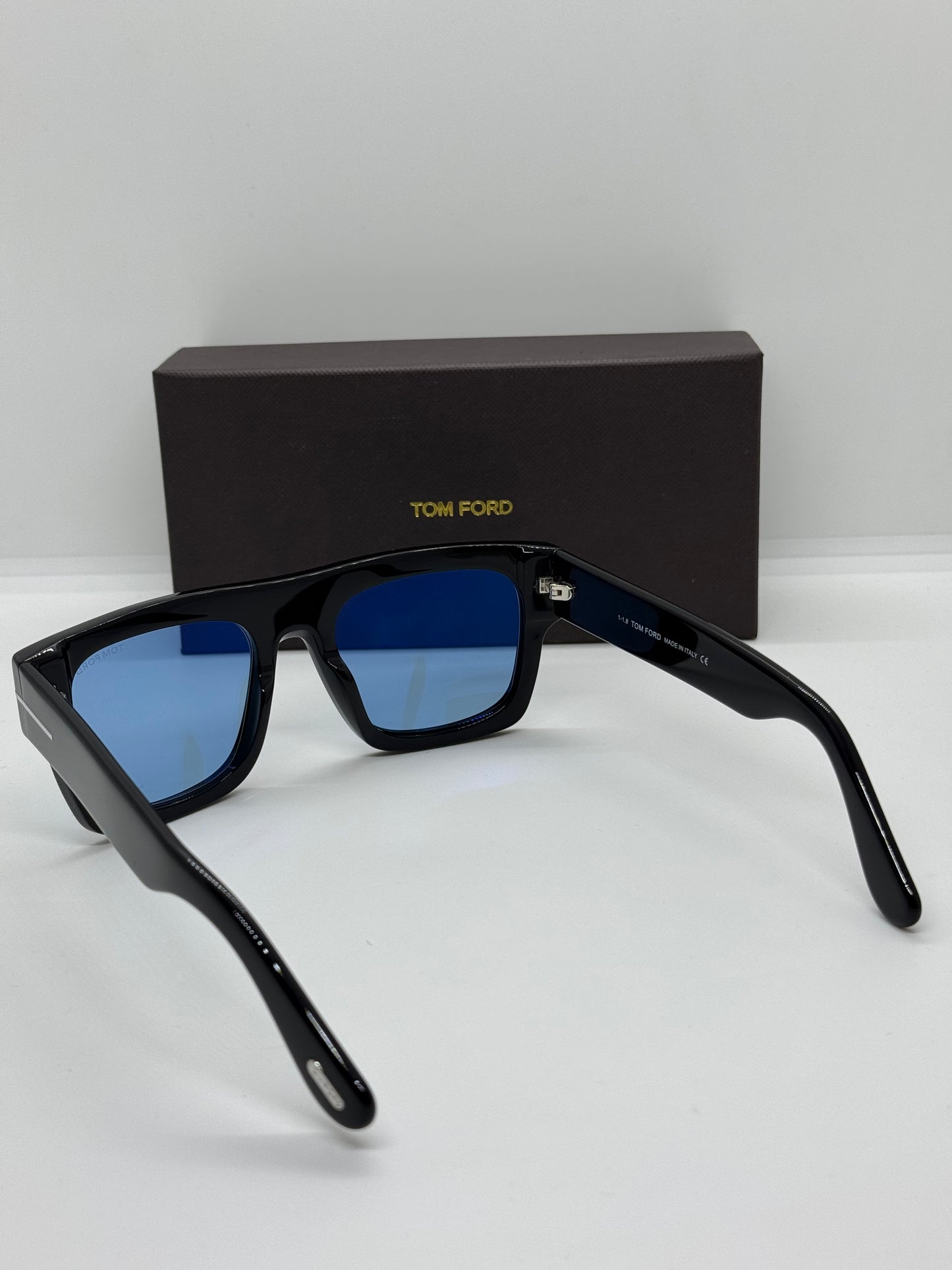 Tom Ford Fausto TF711 Blue