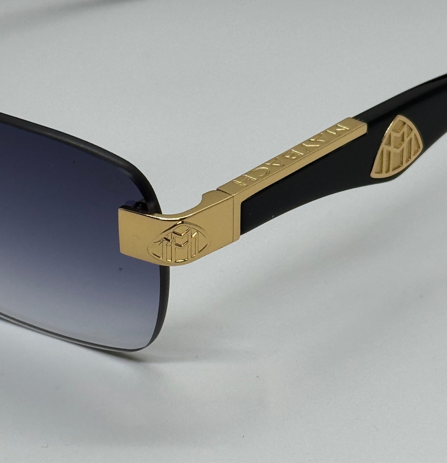 Maybach The Magic III Gradient x Black