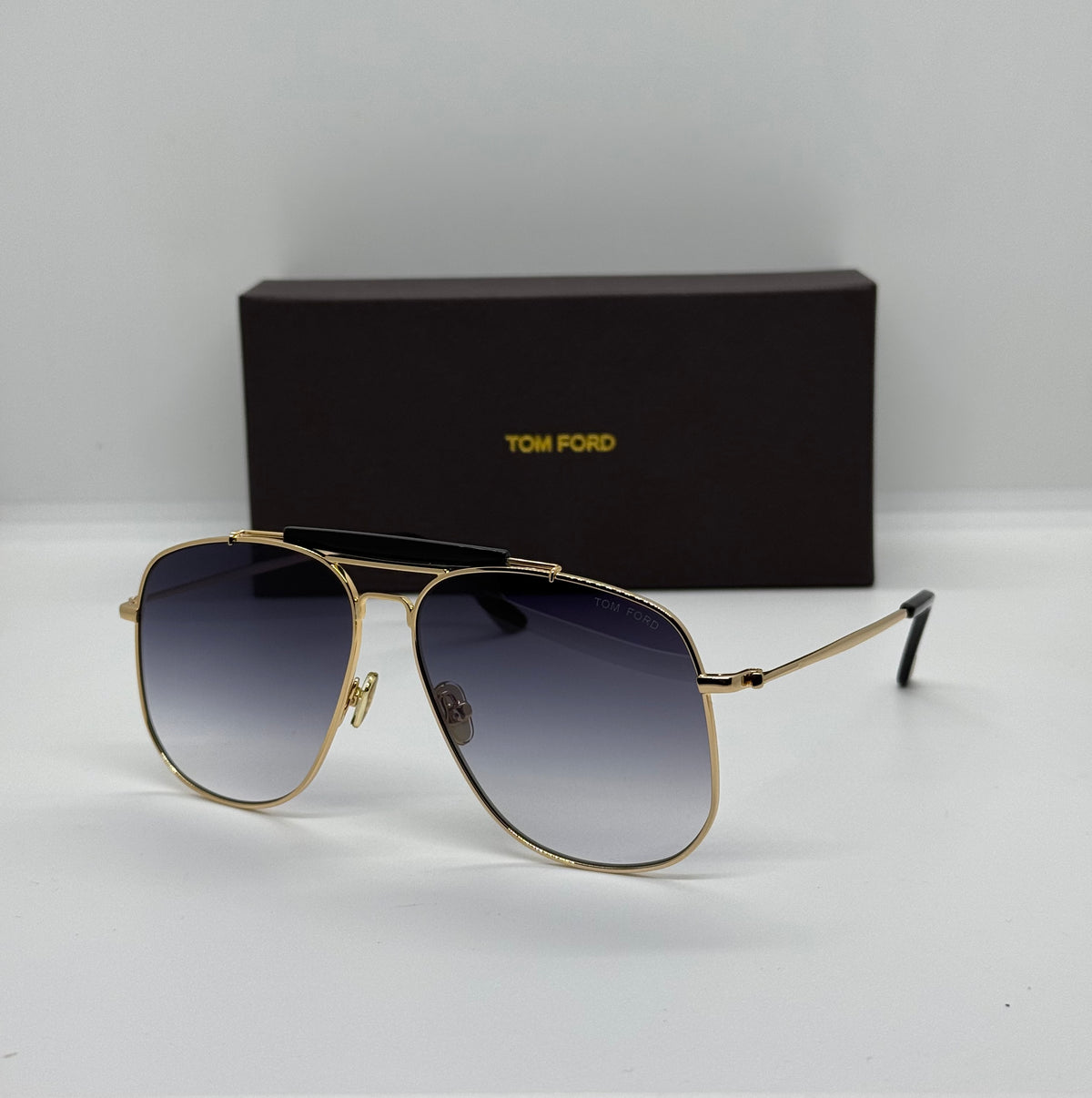Tom Ford Connor-02 Gold x Gradient