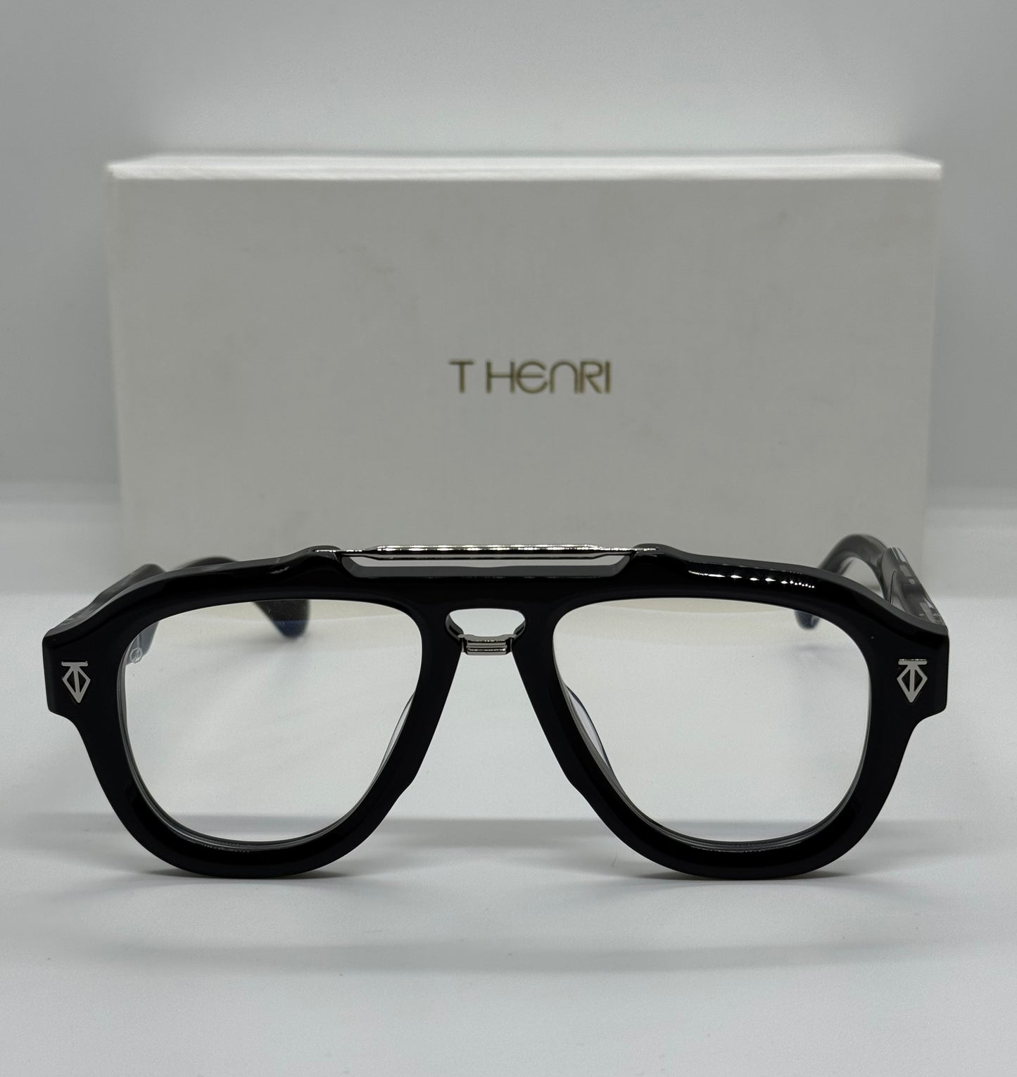 T Henri Dino Black Frame