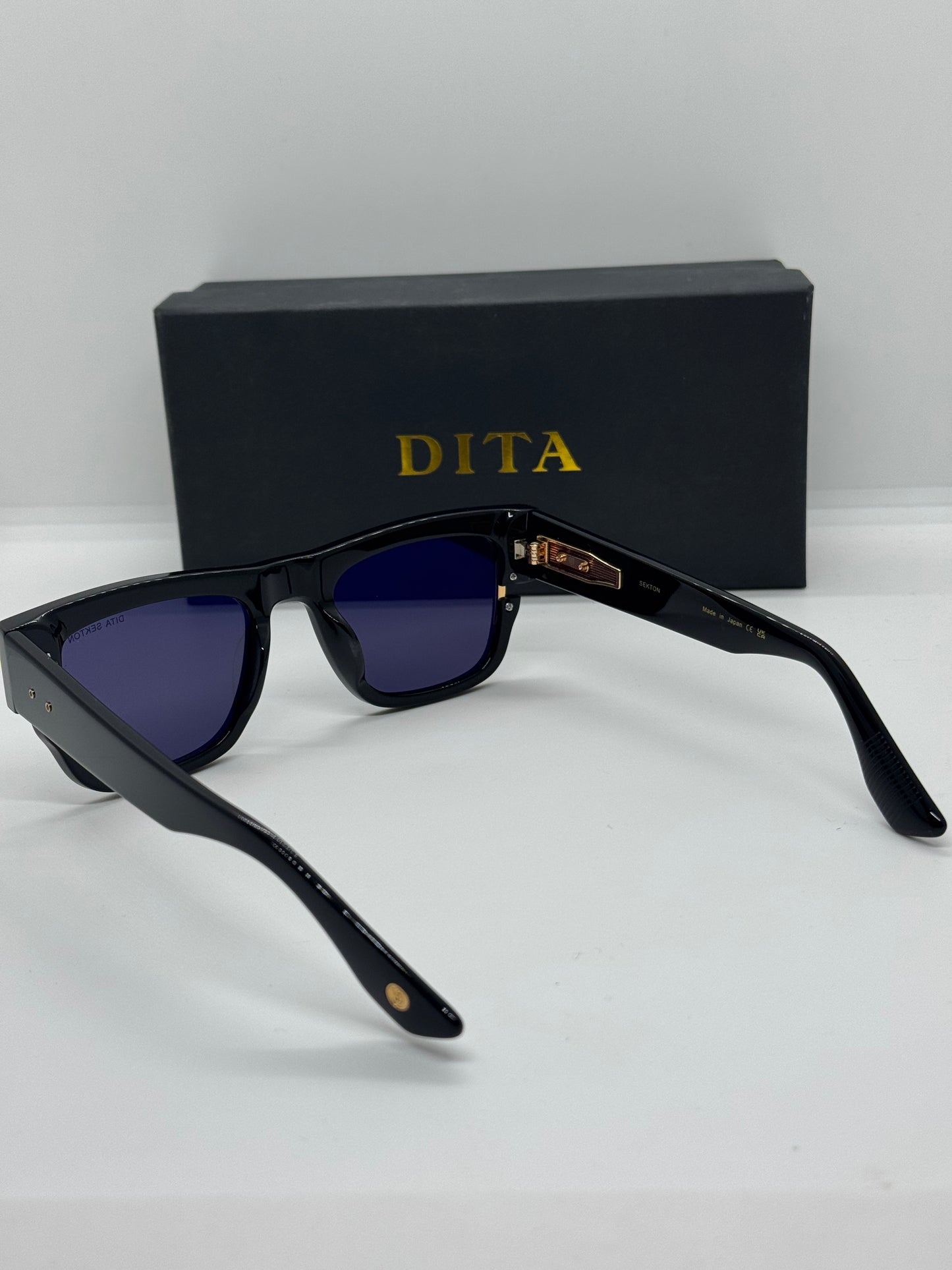 Dita Sekton Black x Gold