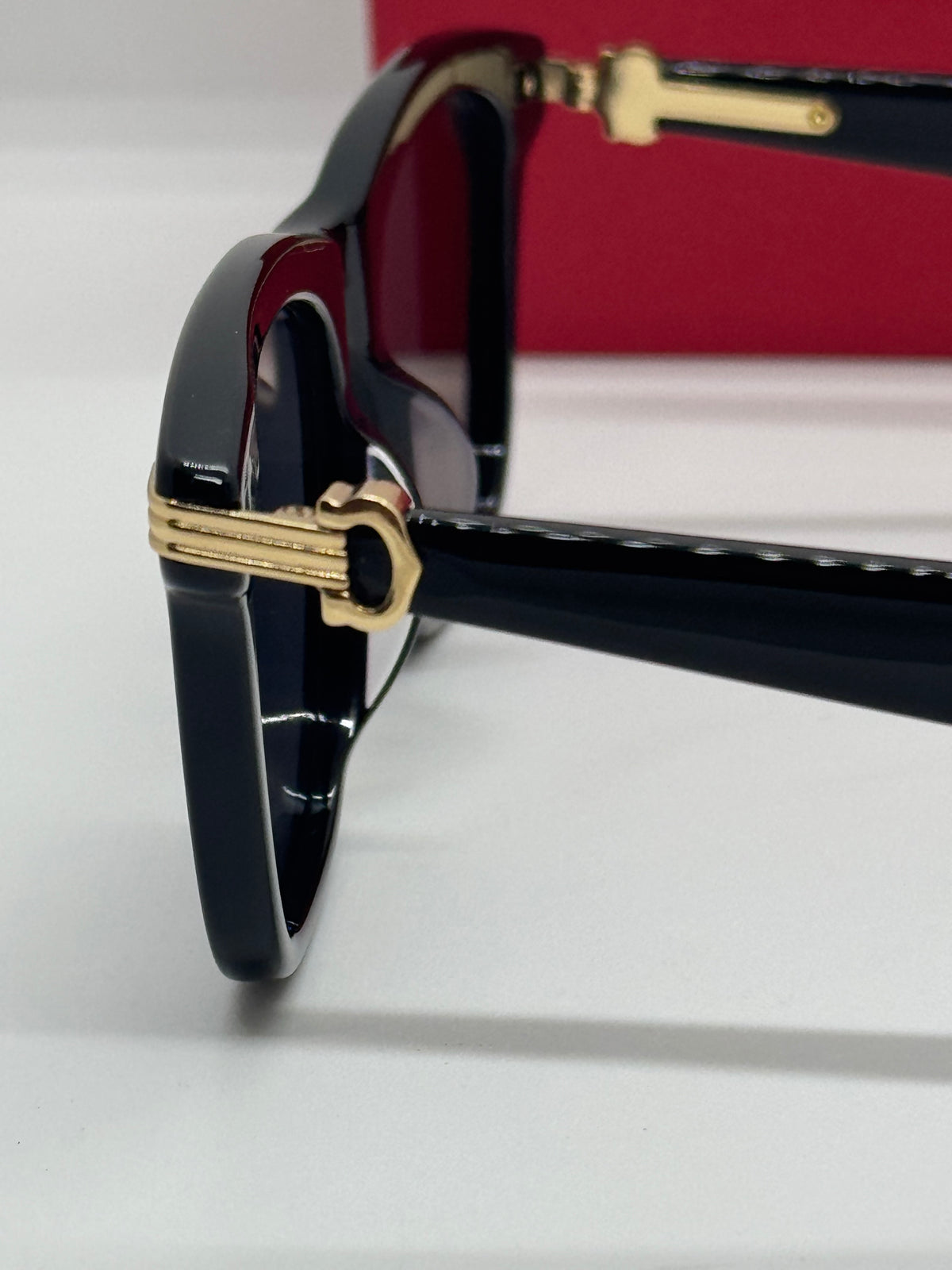 Cartier Premiere CT0396S Black x Gold