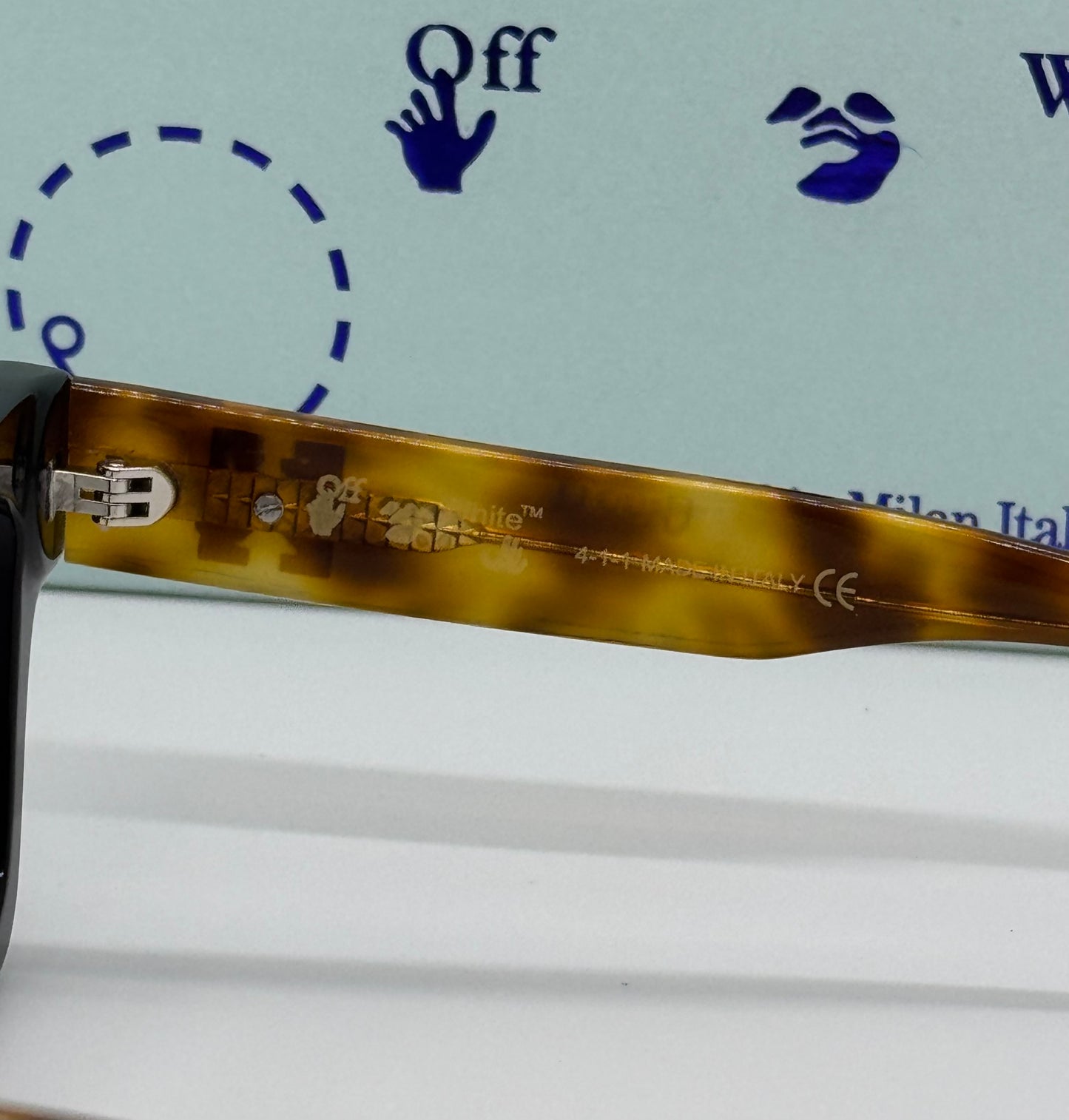 OFF-WHITE OER2052 Black x Tortoise