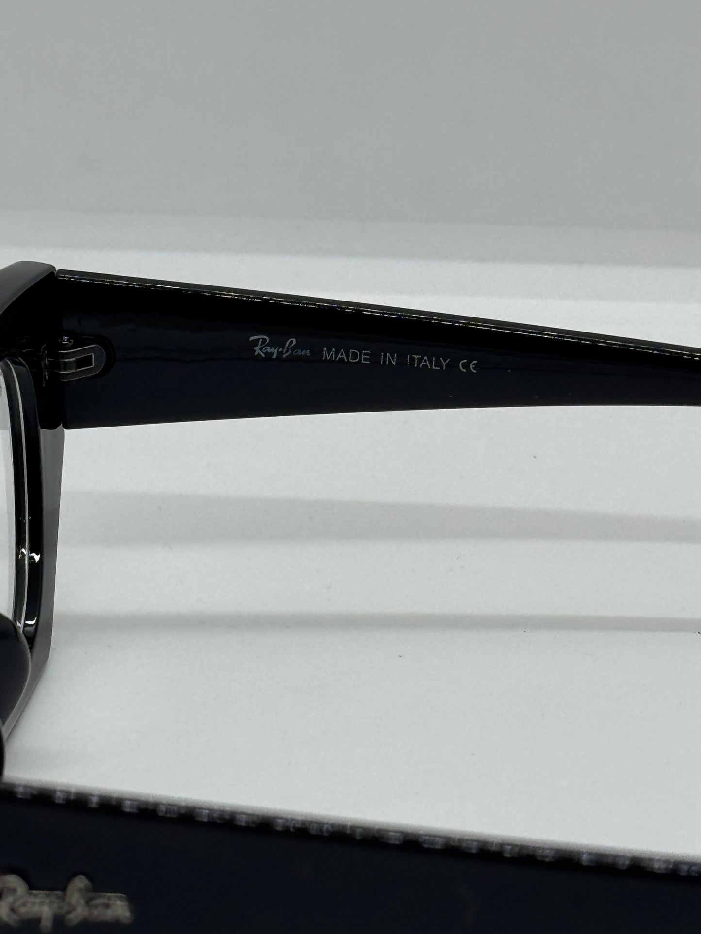 RB Zena Frame