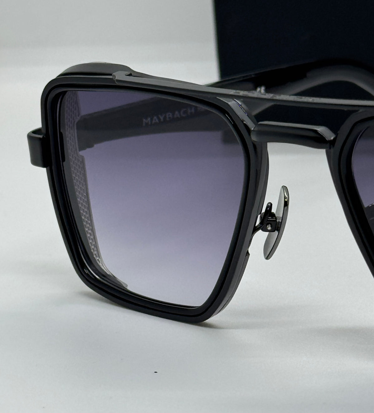 Maybach The Sarte 1 Black Gradient