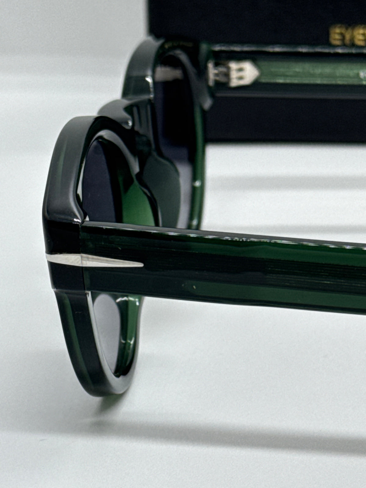 David Beckham DB7041/S Dark Green Round Shade