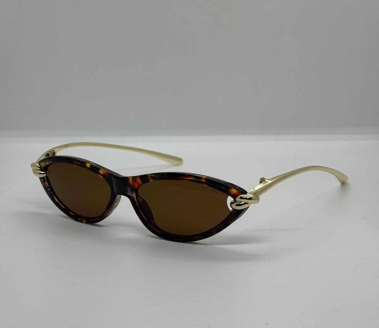 Bottega Cateye Knot