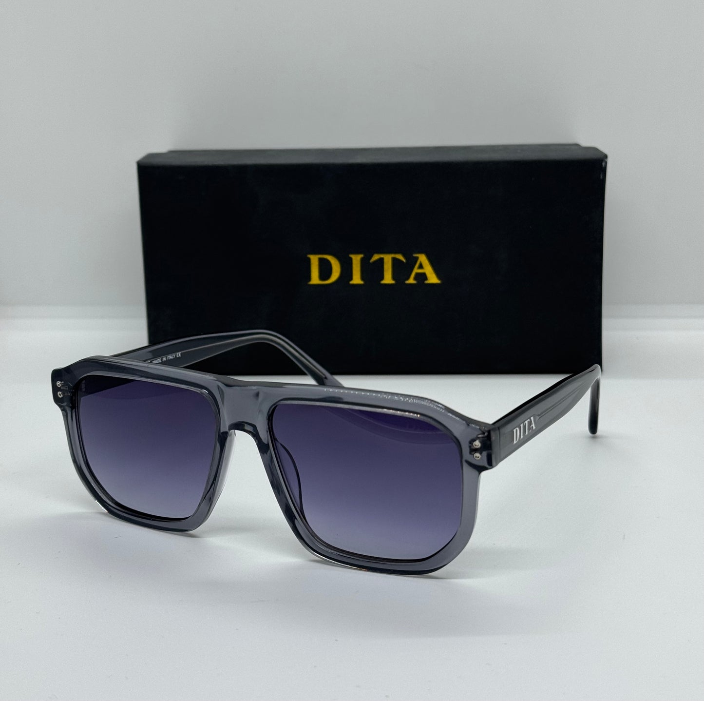 Dita Oak DT2085