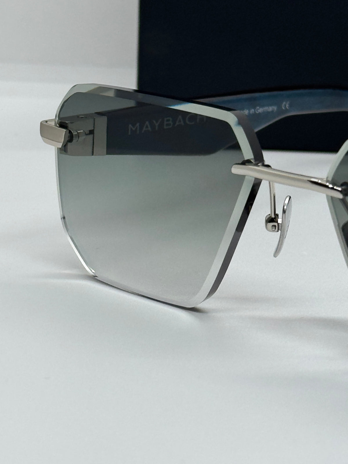 Maybach The Visionist Sun 1 Olive Gradient
