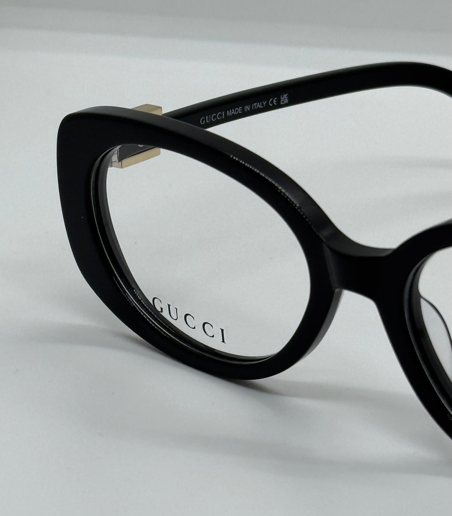 Gucci Oval Mini 1684 Black Frame