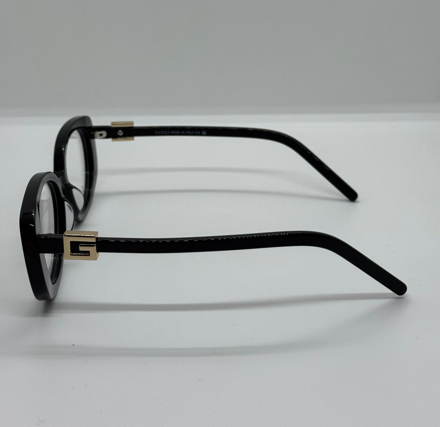 Gucci Oval Mini 1684 Black Frame