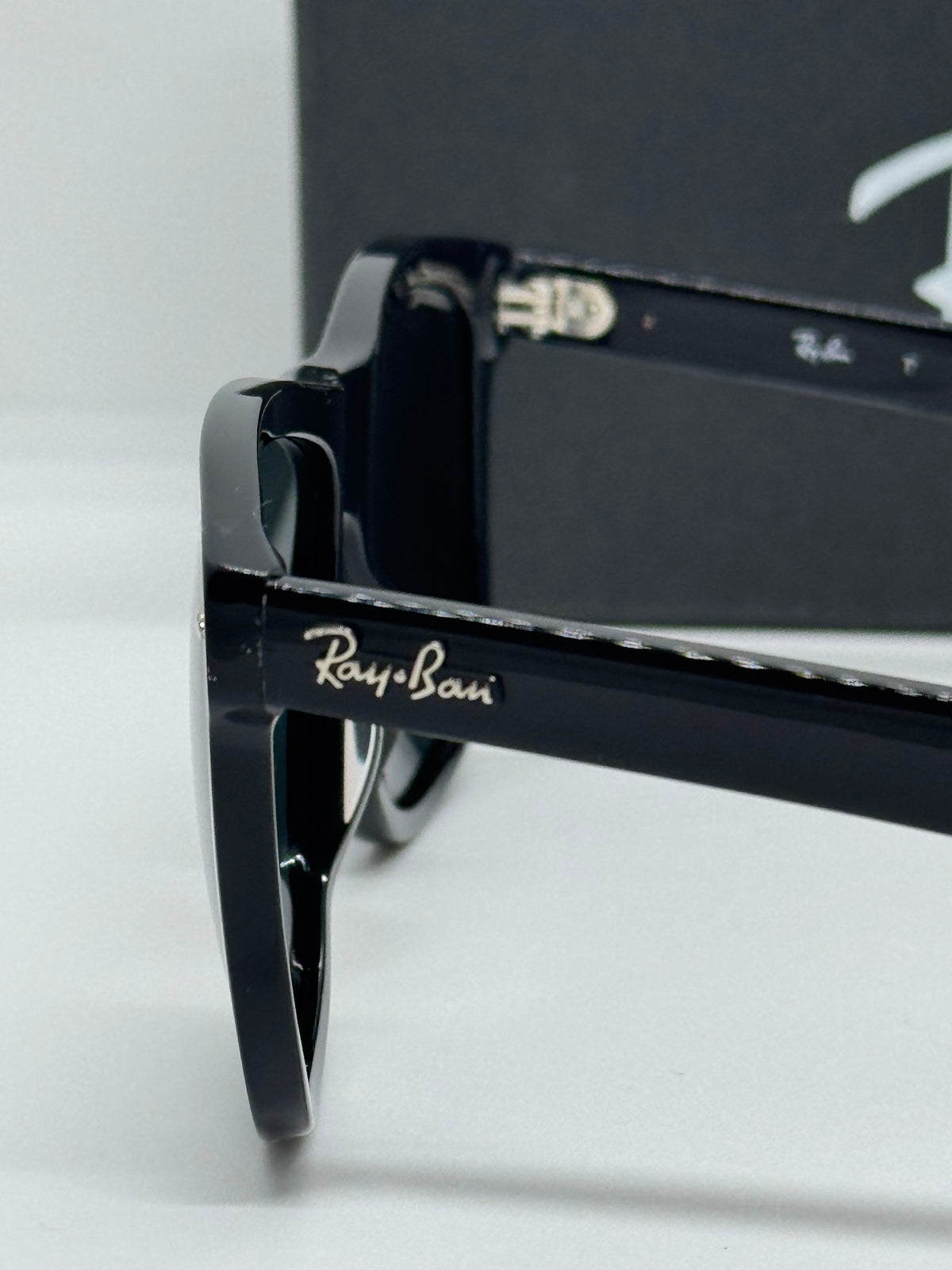 Ray-Ban Boyfriend Oversized RB 4547 Black Shade