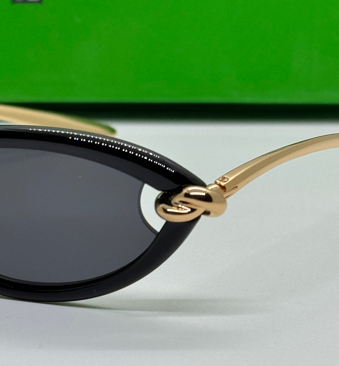 Bottega Veneta BV1390S Knot Cateye Black