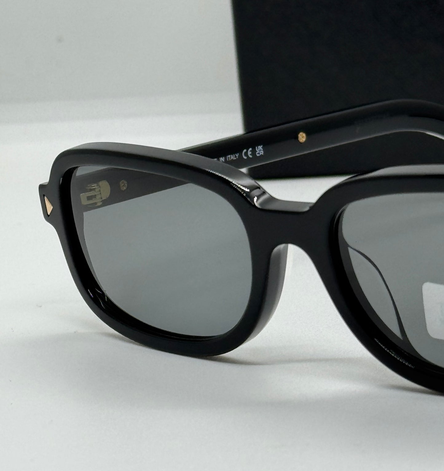Prada PR D06S Black x Gold