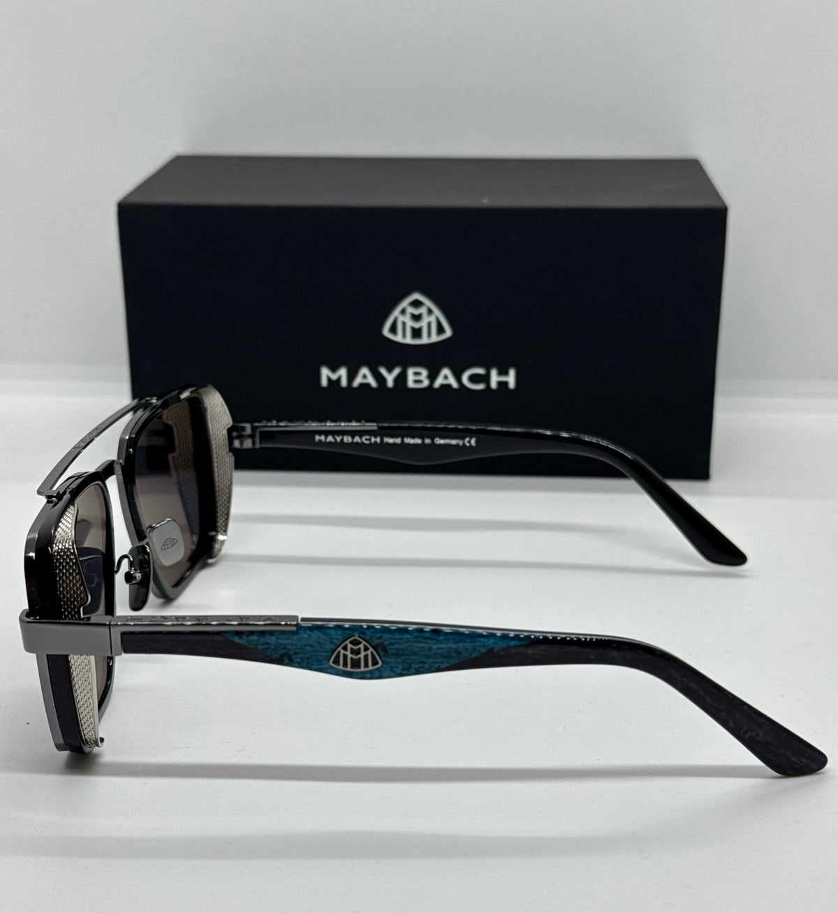 Maybach The Sarte 1 Solid Black x Aquamarine