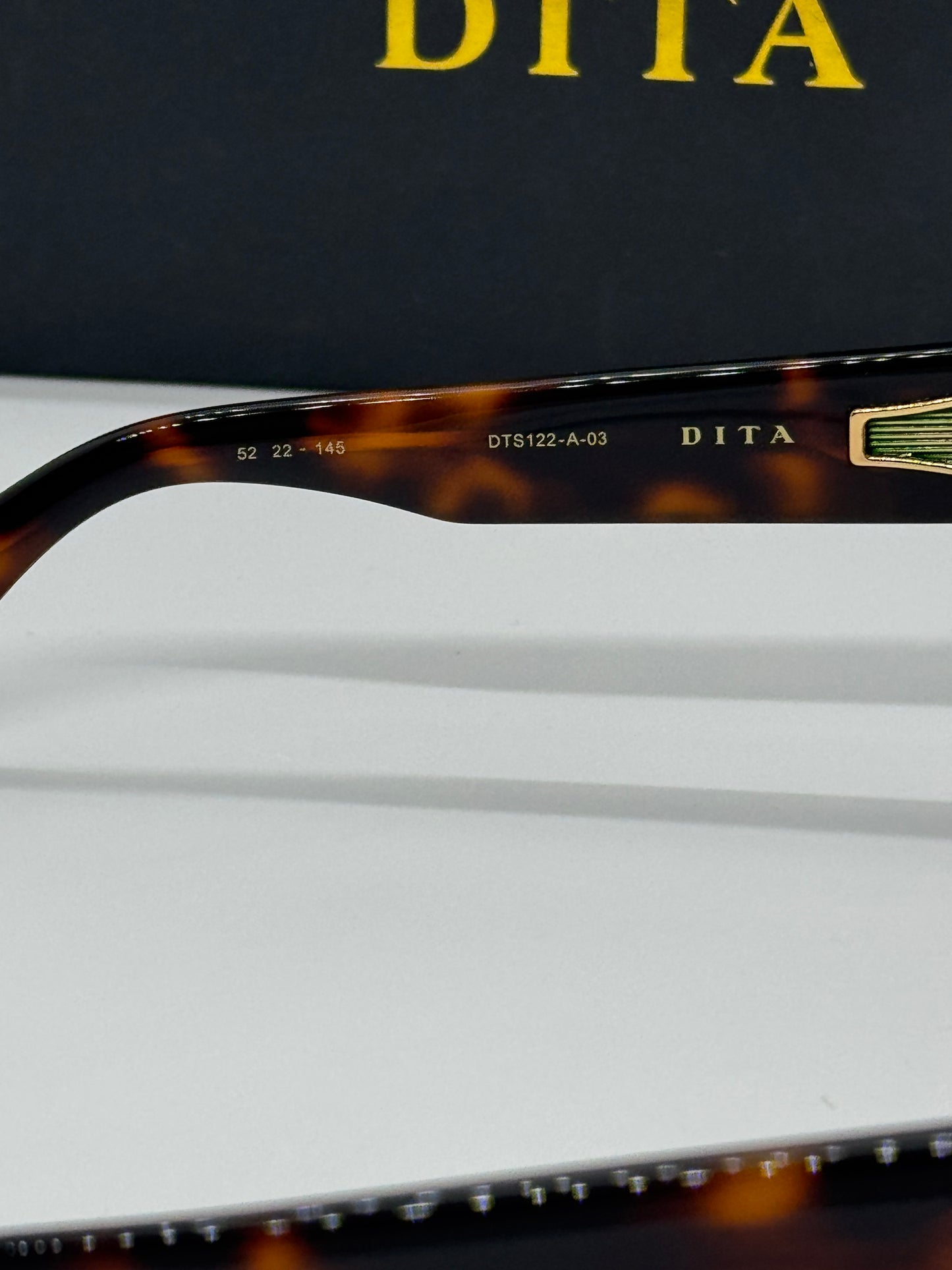 Dita Sekton Havana Tortoise