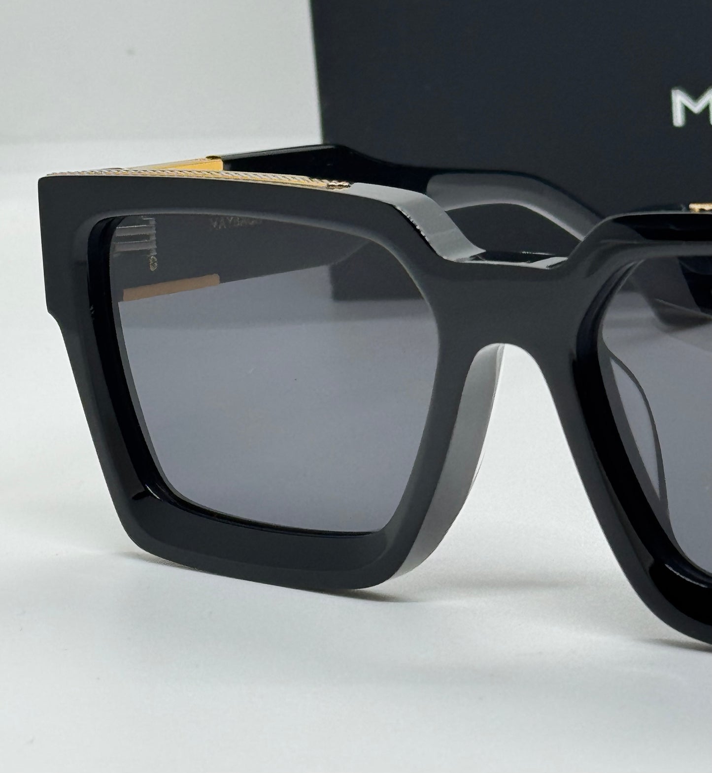 Maybach The Boss 1 Black x Gold