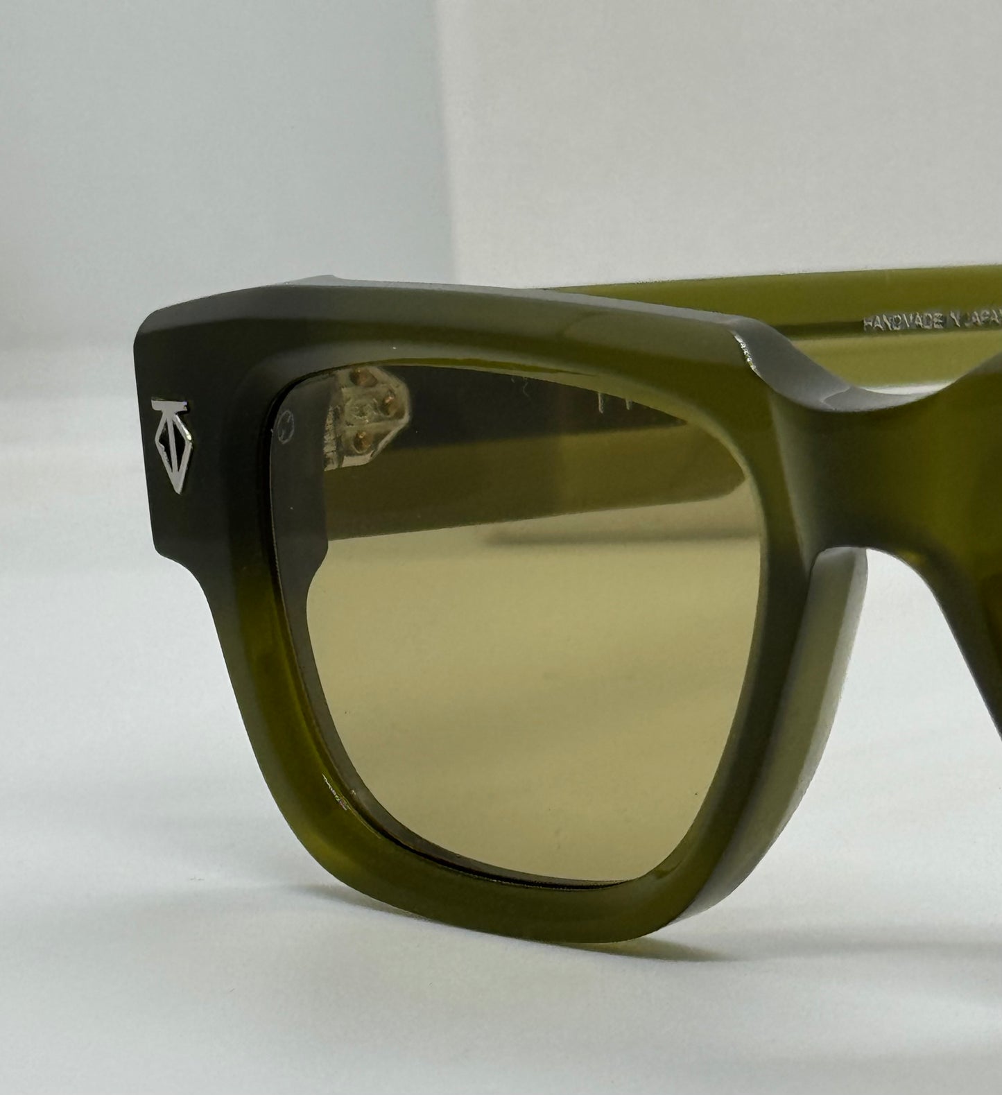 T Henri Taycan Olive Green