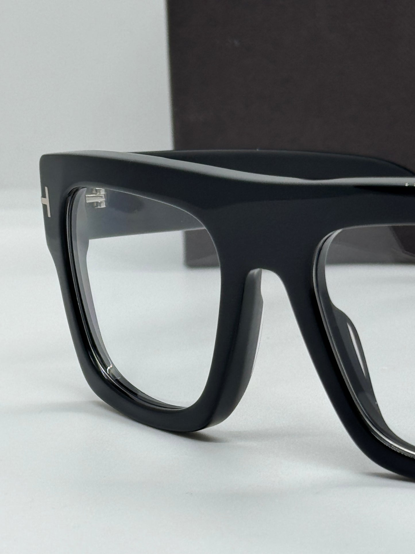 Tom Ford Fausto FT0711 Photochromic