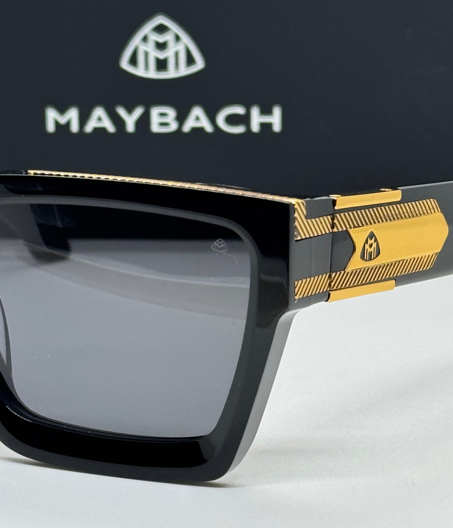 Maybach The Boss 1 Black x Gold