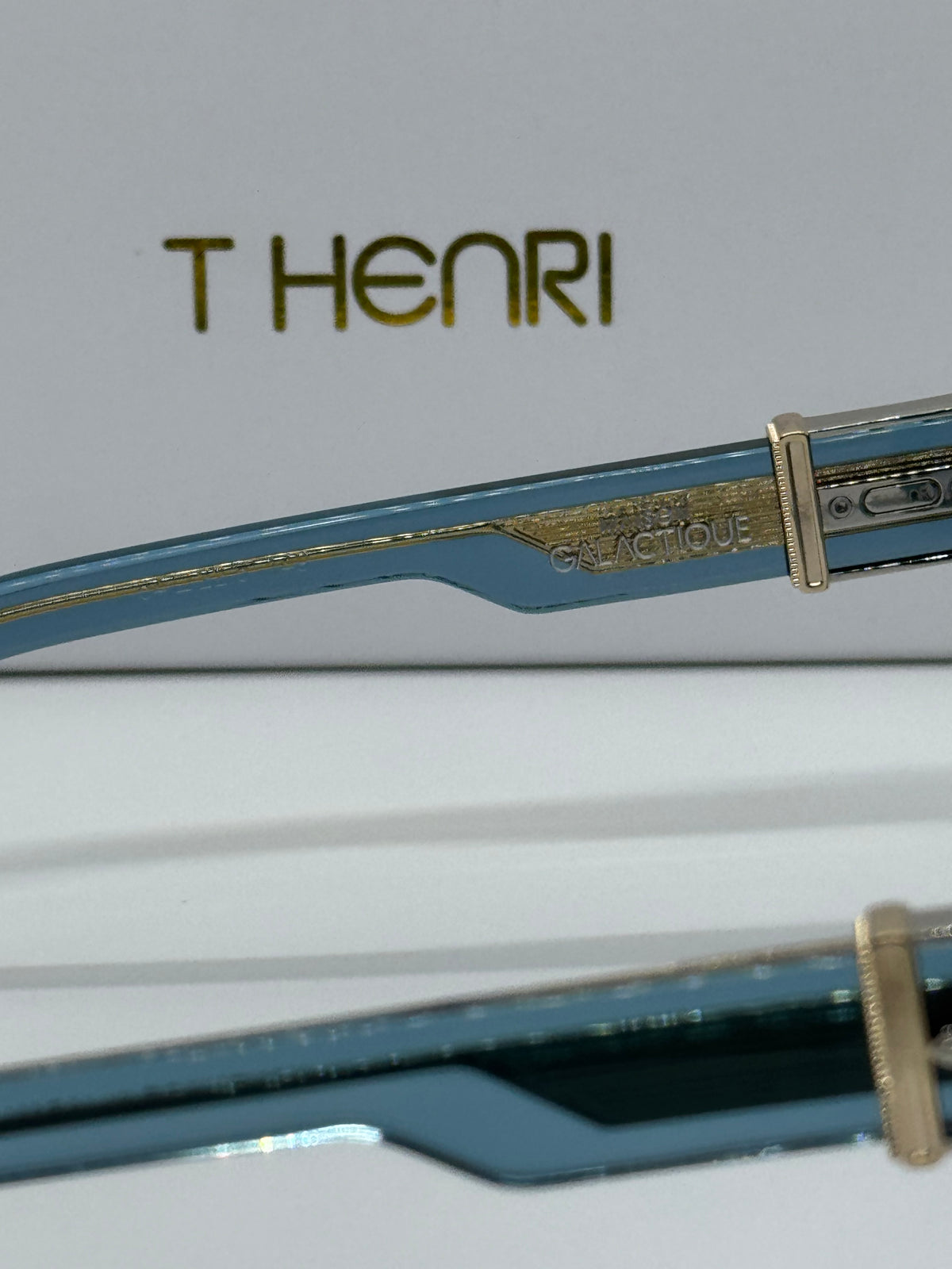 T Henri Astro Aquamarine Blue Shade