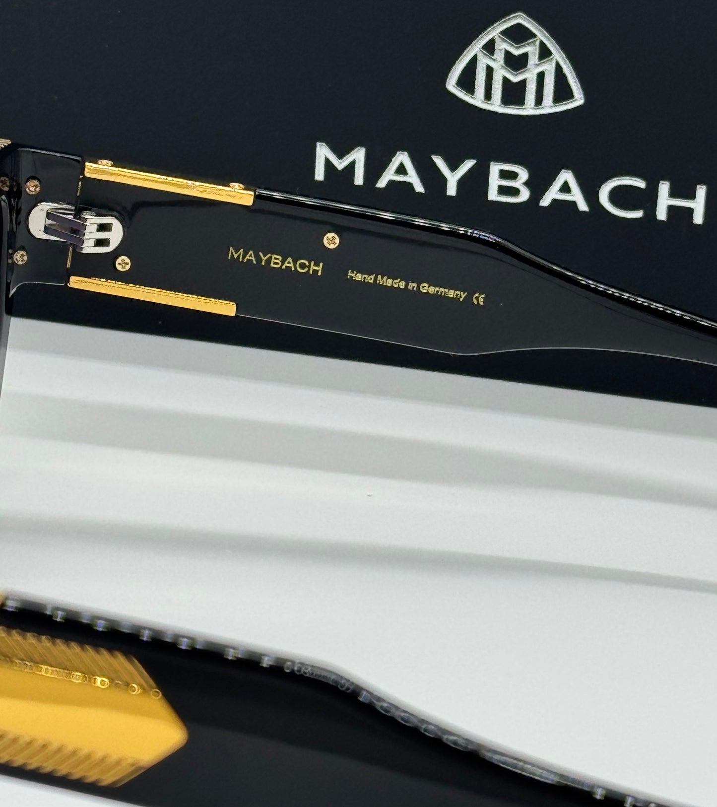 Maybach The Boss 1 Black x Gold