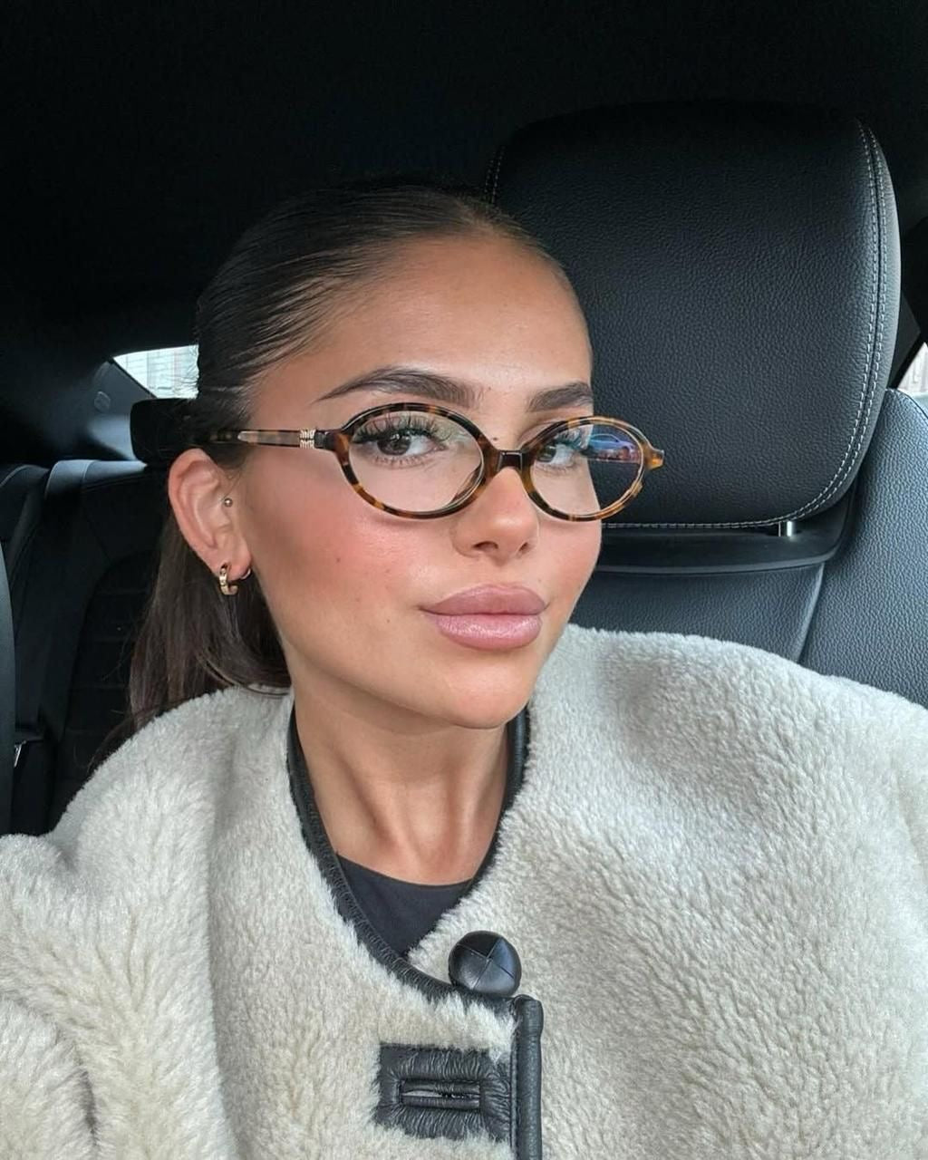 MM Oval Frame