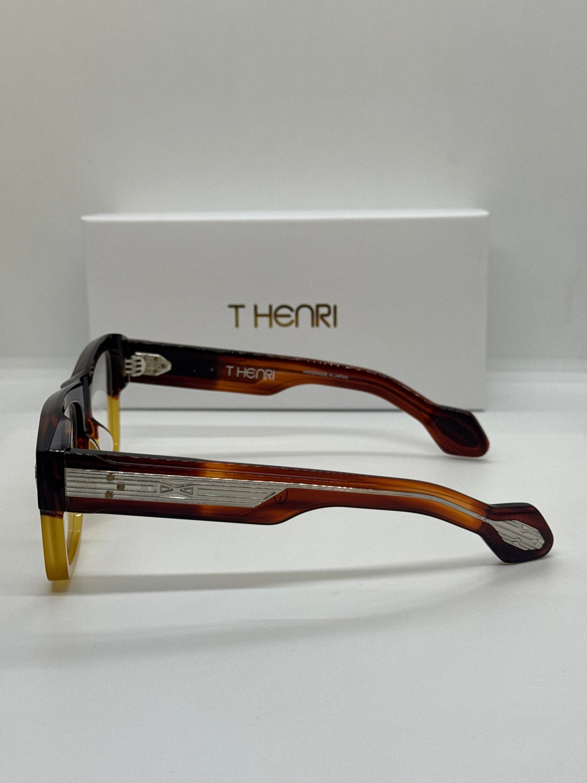T Henri Estoque Fade Brown Frame