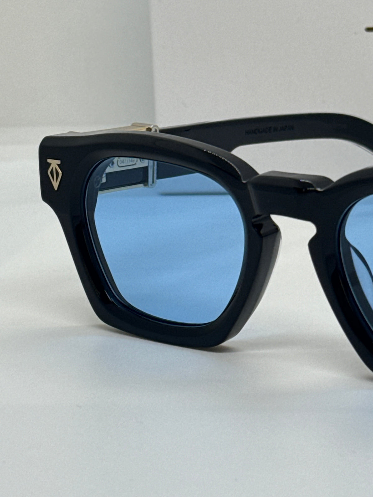 T Henri Gyra Blue x Black